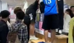 优衣库模特爆料视频,揭秘时尚界幕后真相